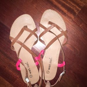 Strappy Crossed Sandals